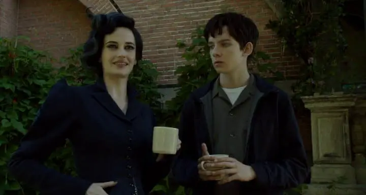 Miss Peregrine's Home for Peculiar Children (2016) hidden meaning explained