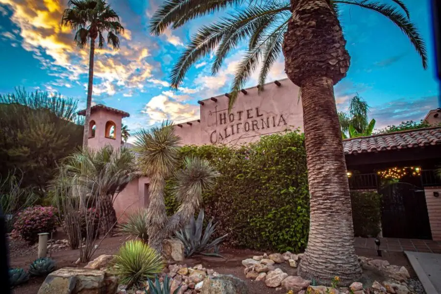 Die Bedeutung des Liedtextes zu "Hotel California" - Eagles