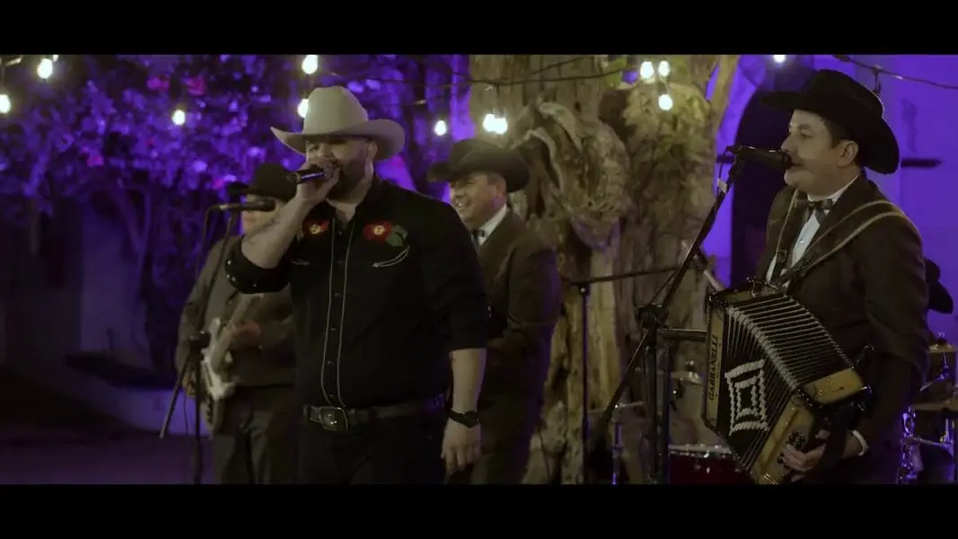 Die Bedeutung des Liedes „La Boda Del Huitlacoche“ von Carin León