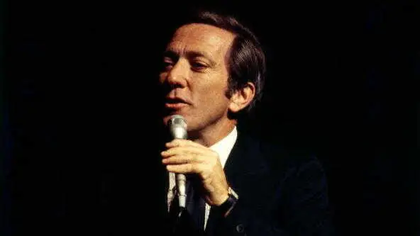 The meaning of the lyrics to “Moon River” by Andy Williams