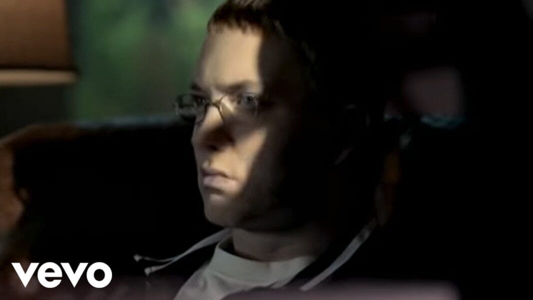Die Bedeutung des Textes zu „Mockingbird“ von Eminem