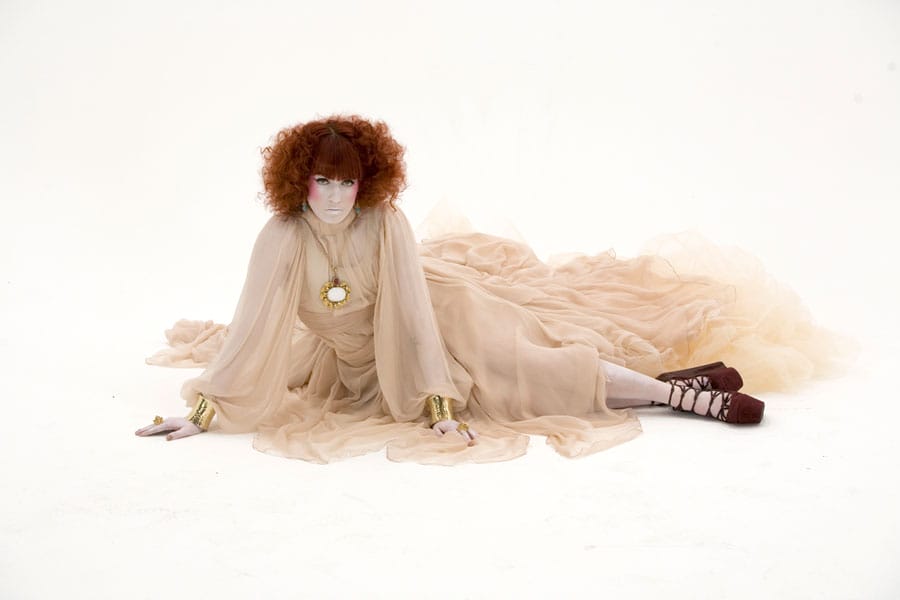 Was bedeutet das Lied „Florence and the Machine – Dog Days are Over“?