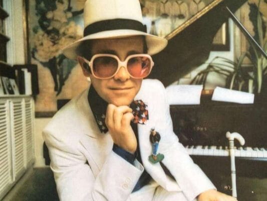Was bedeutet das Lied „Tiny Dancer – Elton John“?