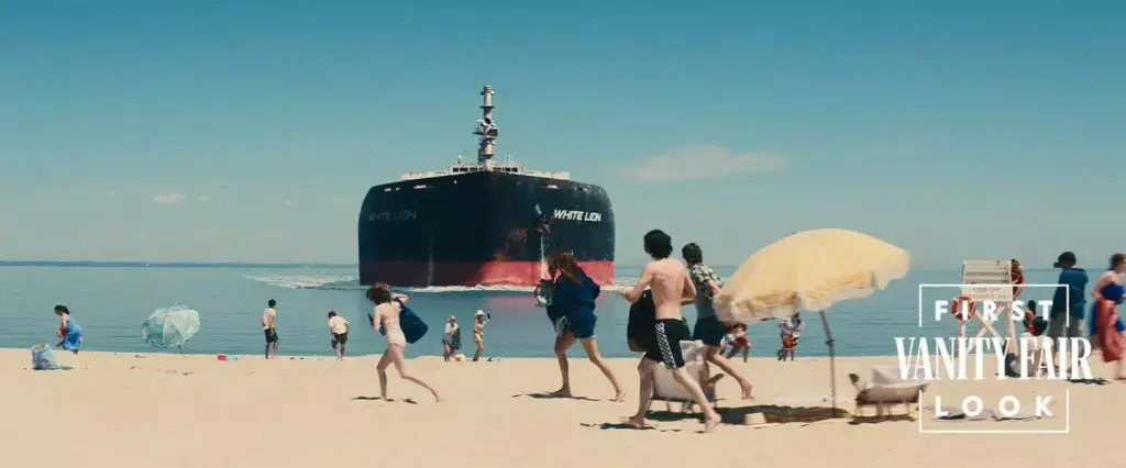 tanker coming ashore of the movie Leave the World Behind